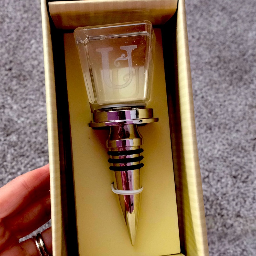 NWT 3D monogram U wine stopper. Stainless steel.